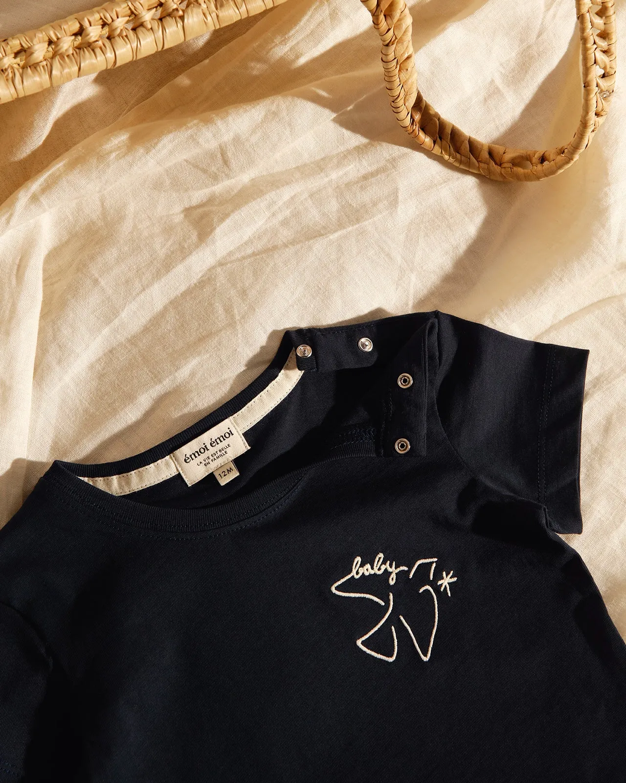 Le t-shirt brodé Baby bird en coton bio - charbon