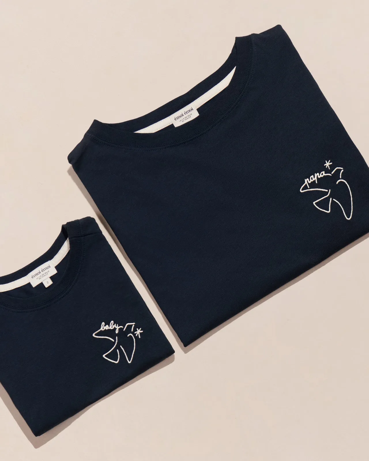 Le t-shirt brodé Baby bird en coton bio - charbon